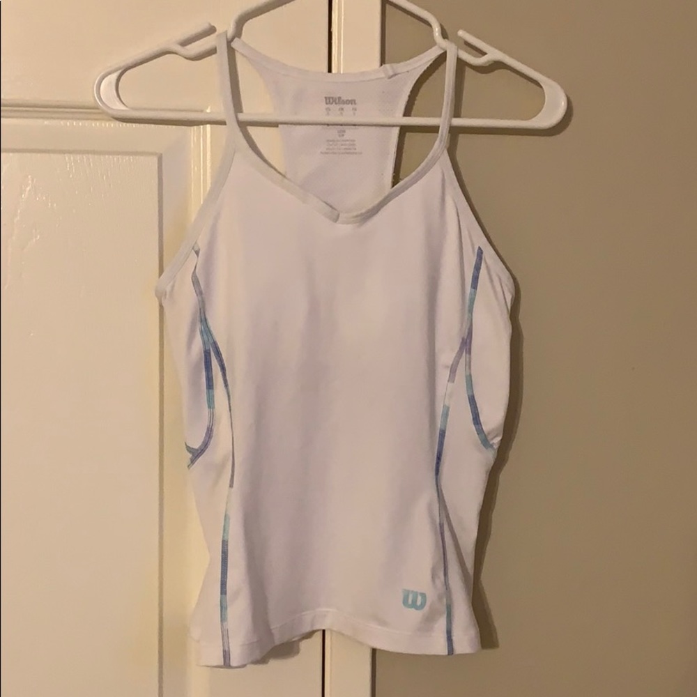 Sports tank top with built-in bra